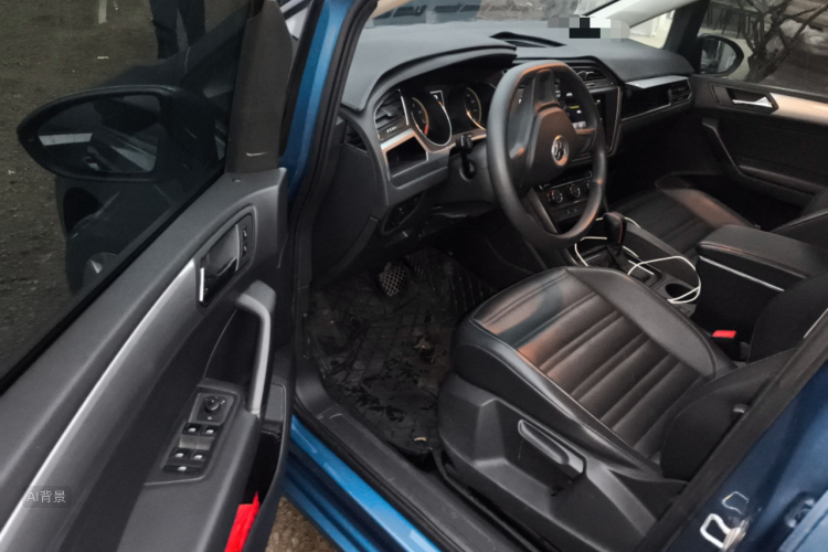 Volkswagen Touran 2020 #18 Volkswagen Touran 2020 car image #18