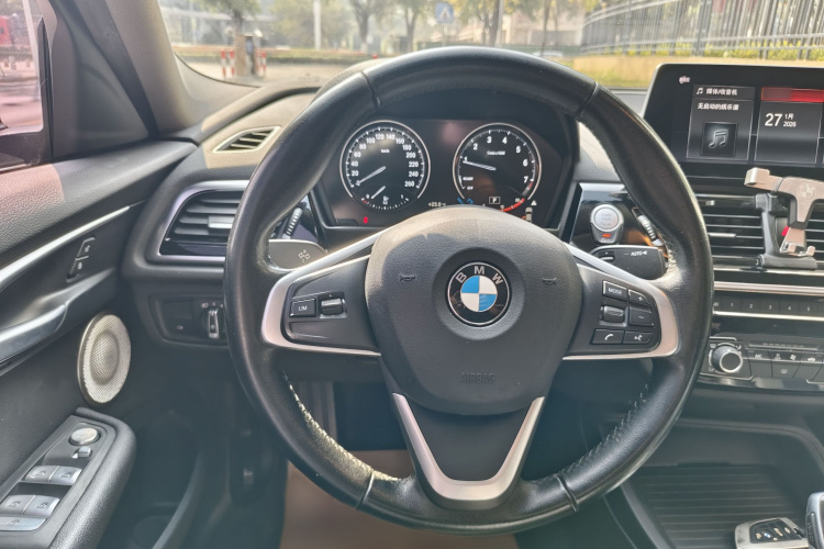 BMW 1 Series 2021 immagine di auto #18