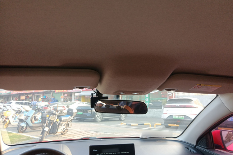 BYD e2 2020 изображение автомобиля #18