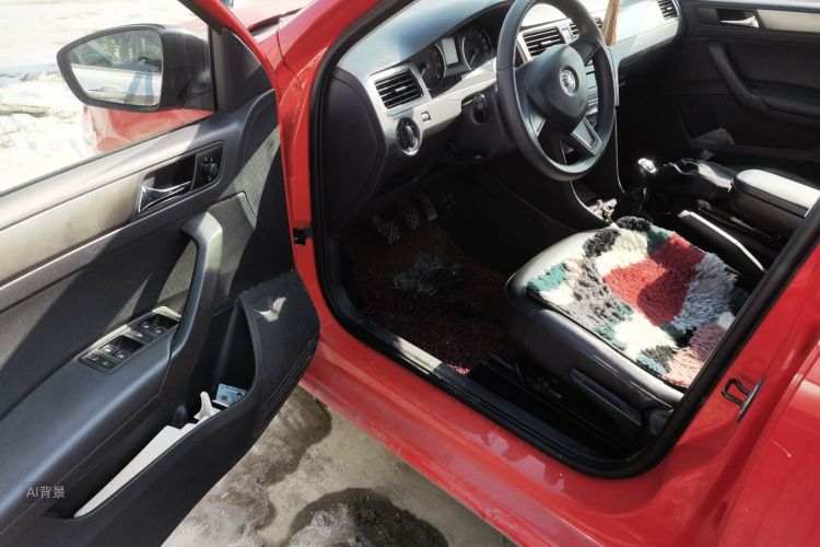 Skoda Rapid Spaceback 2014 car image #18