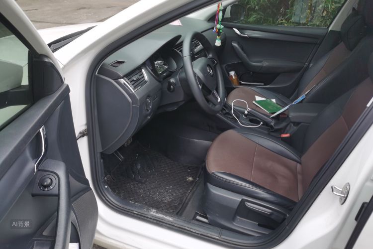 Skoda Octavia 2018 car image #18