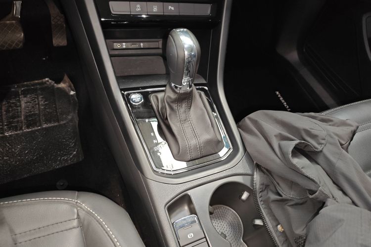 Volkswagen Touran 2018 car image #18