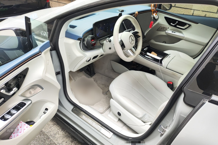 Mercedes-Benz EQE Class 2022 car image #18