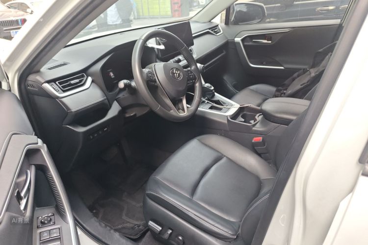 Toyota RAV4 2023 car image #18