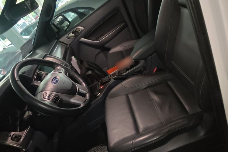 Ford Everest 2017 صورة سيارة #18