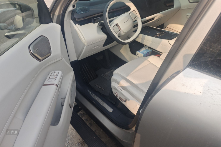 Lynk & Co 900 2025 car image #18