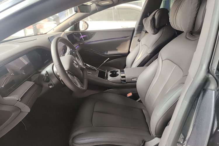 Denza Z9 2024 #18 Denza Z9 2024 car image #18