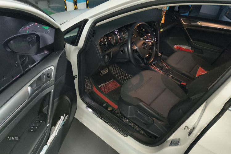 Volkswagen Golf 2019 car image #18