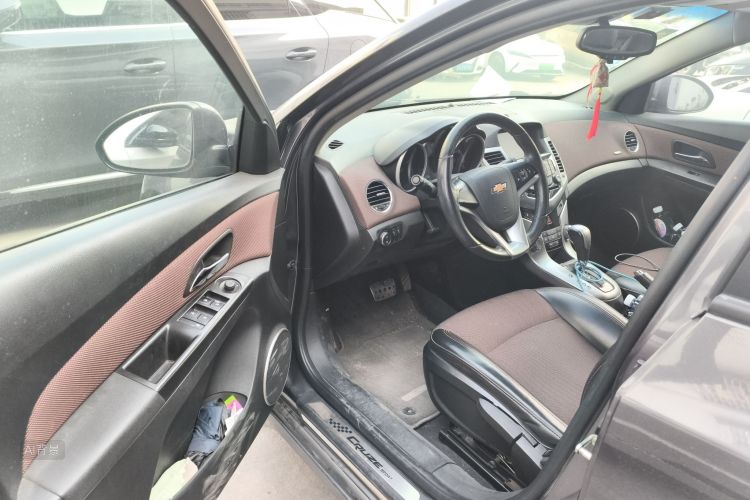 Chevrolet Cruze 2014 immagine di auto #18