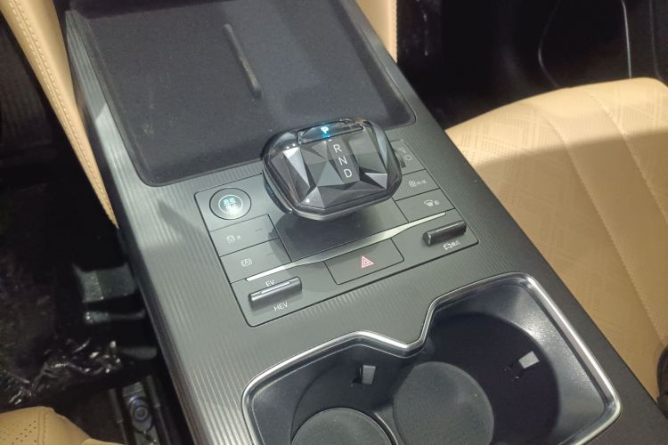 BYD SongL DM-i 2024 #18 BYD SongL DM-i 2024 car image #18