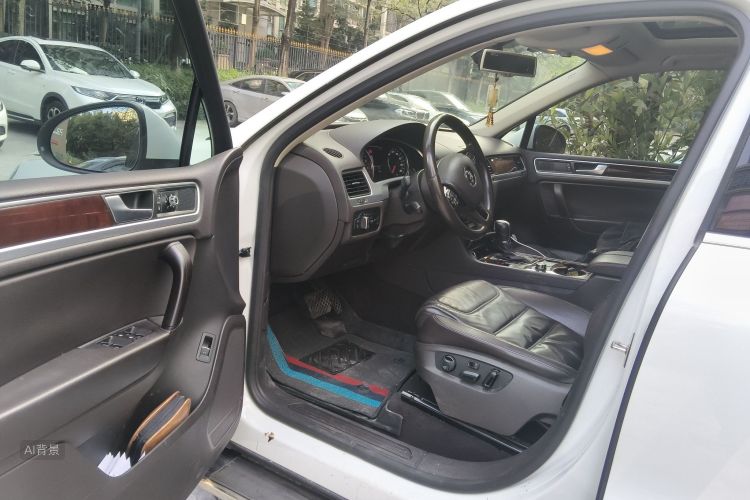 Volkswagen Touareg 2015 car image #18