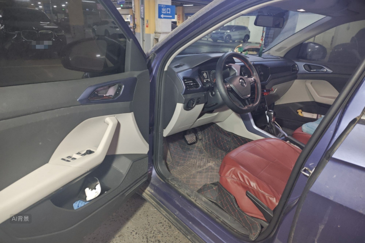 Volkswagen T-Cross 2020 #18 Volkswagen T-Cross 2020 car image #18