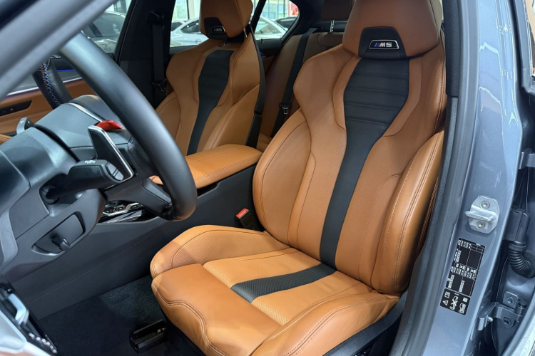 BMW M5 2018 car image #18