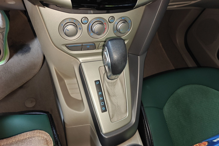 Ford Focus 2015 #18 Ford Focus 2015 car image #18