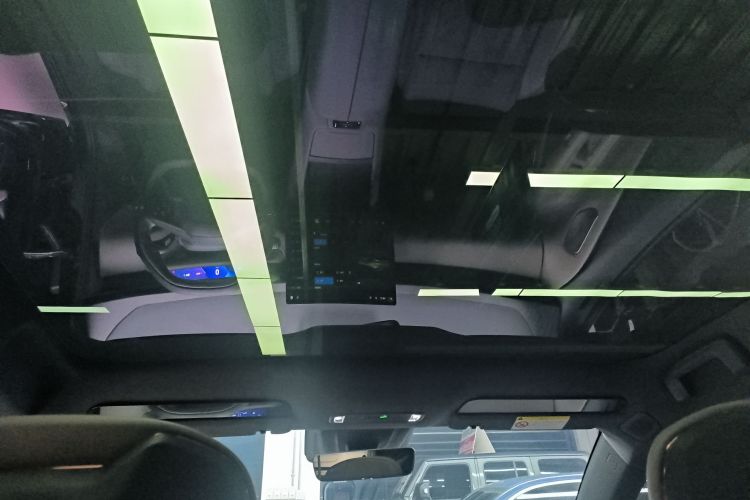 Lynk & Co 2025 car image #18