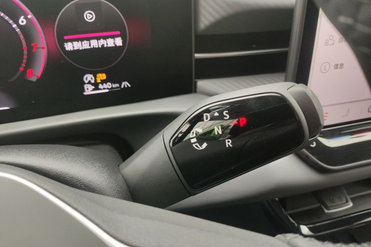 Volkswagen 2025 car image #18