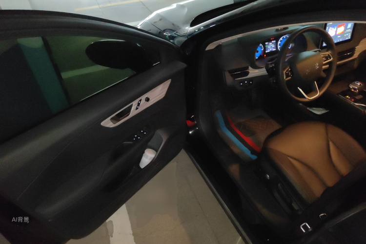 HongQi E-QM5 2023 immagine di auto #18