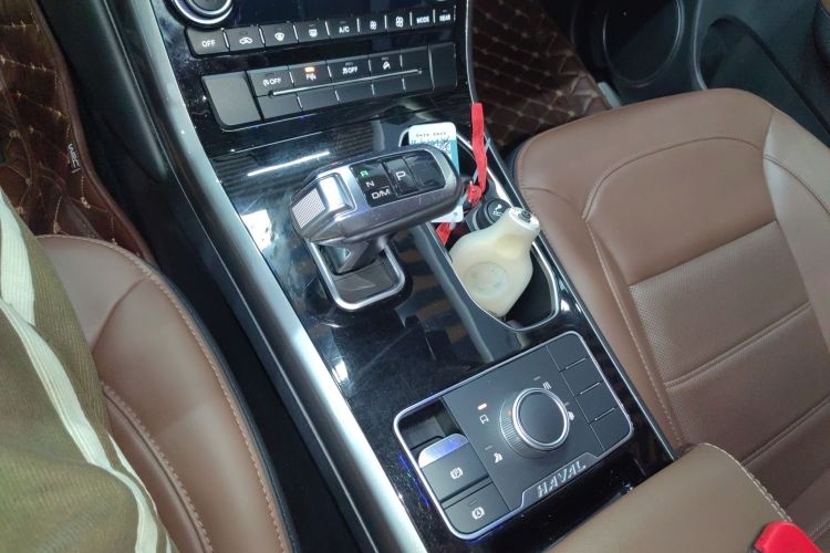 Haval H8 2017 изображение автомобиля #18