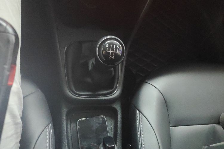 Polo 2019 car image #18