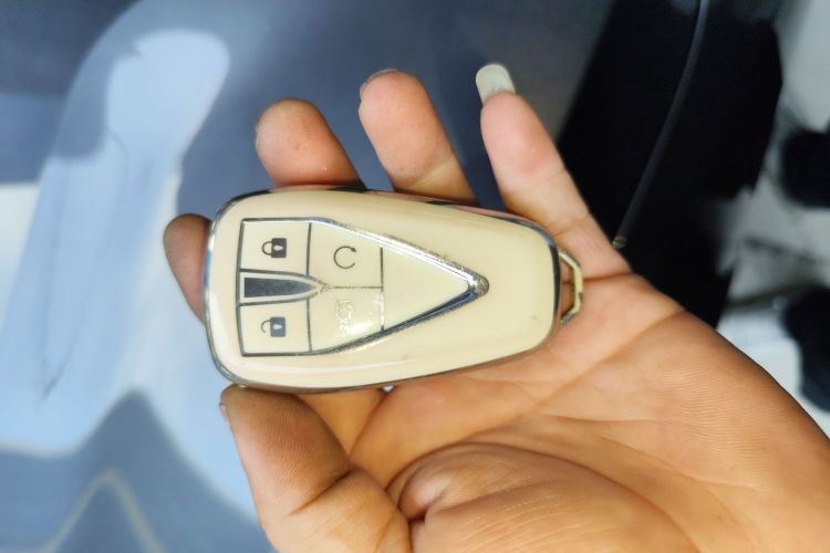 Changan UNI-V 2024 car image #18