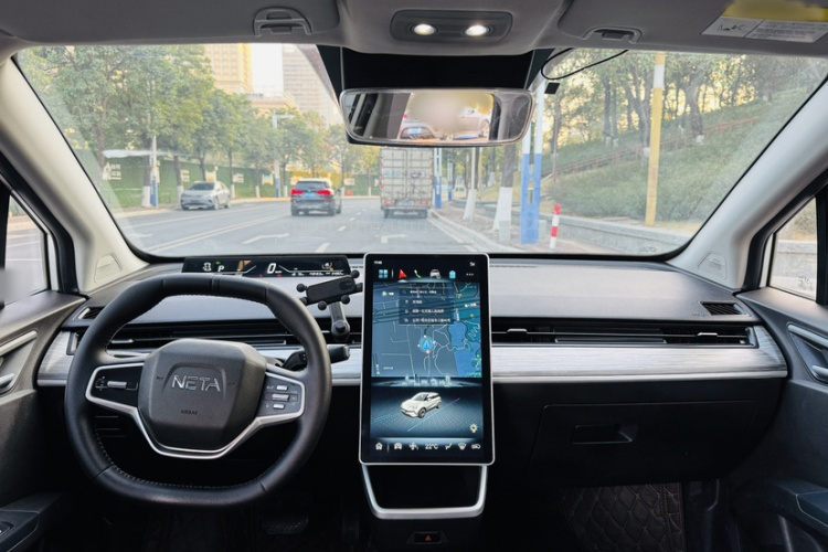 哪吒汽车 哪吒V 2023 #18 哪吒汽车 哪吒V 2023 汽车图片 #18