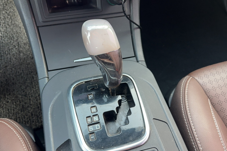 BYD S7 2017 car image #18