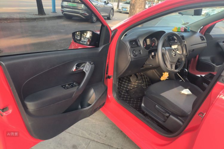 Polo 2018 car image #18