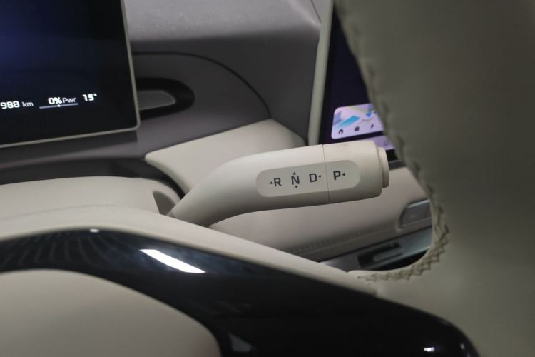 MG 2025 car image #18