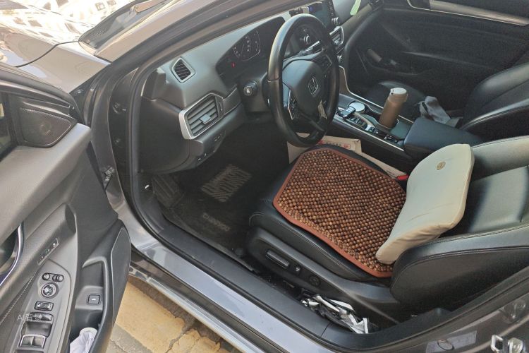 Honda Accord 2019 car image #18