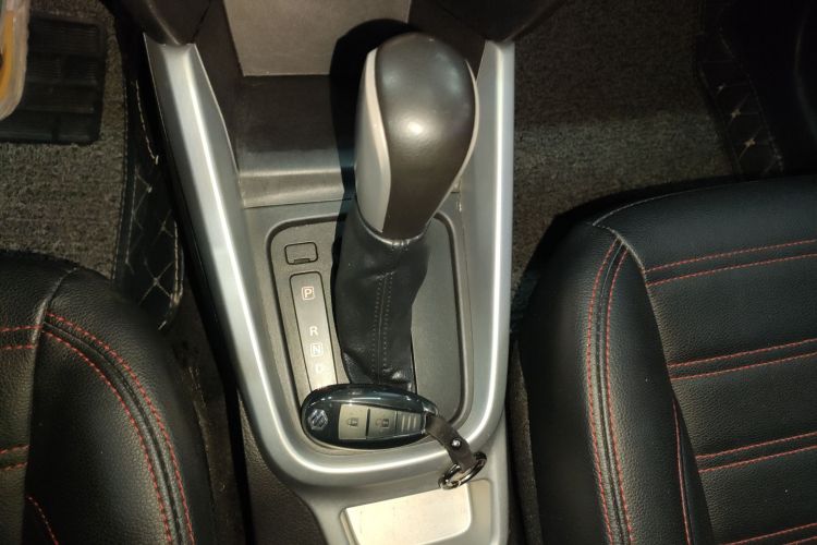 Suzuki Vitara 2016 изображение автомобиля #18