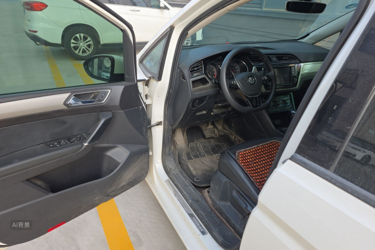 Volkswagen Touran 2018 immagine di auto #18