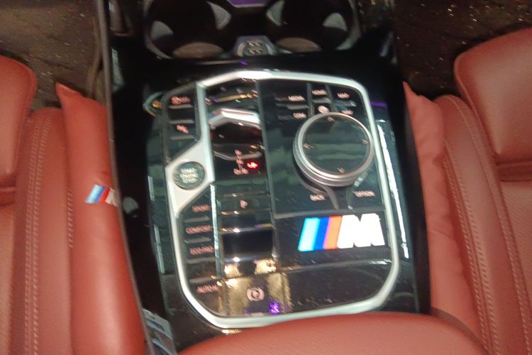 BMW iX3 2023 car image #18