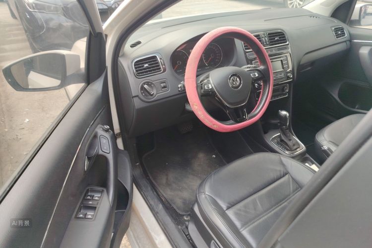 Polo 2015 car image #18