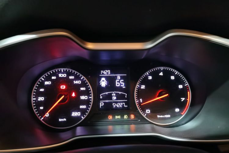 MG ZS 2017 car image #18