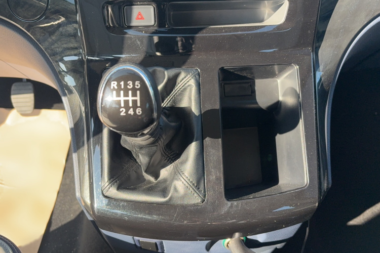 Forthing Lingzhi PLUS 2023 car image #18