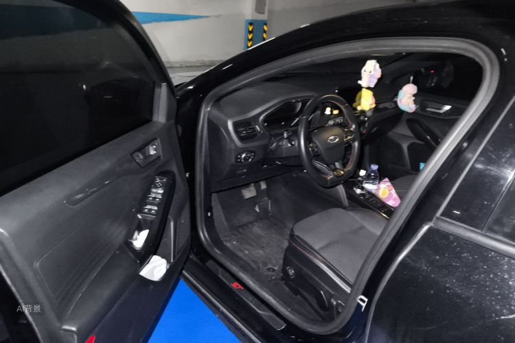 Ford Focus 2019 car image #18