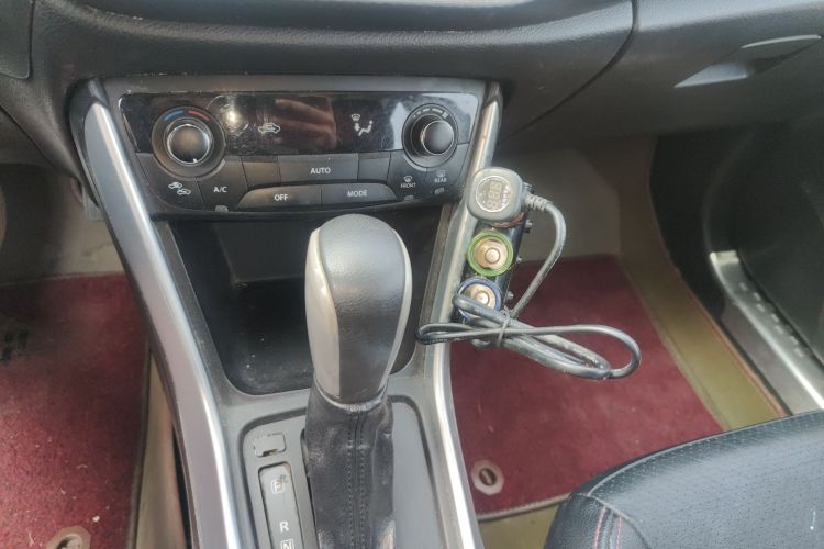 Suzuki S-Cross 2014 immagine di auto #18