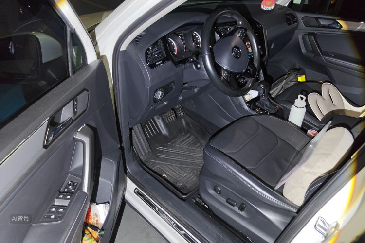 Volkswagen Tiguan L 2017 #18 Volkswagen Tiguan L 2017 car image #18