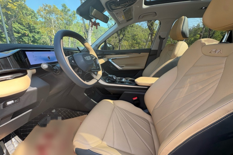 GEELY Boyue L 2024 car image #18