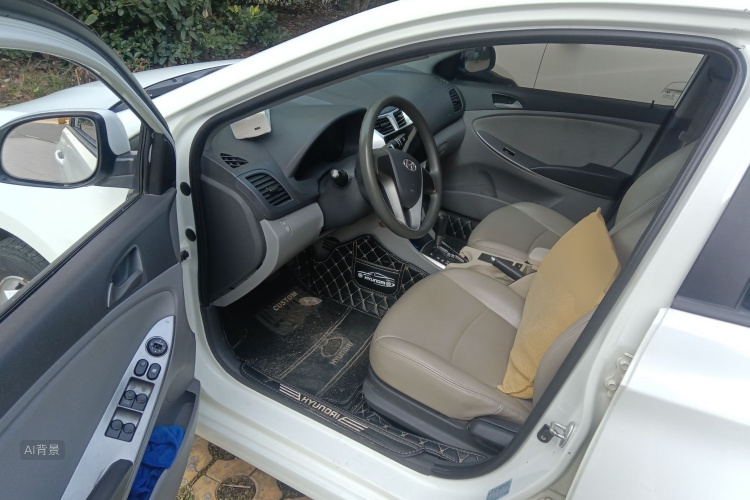 Hyundai Reina 2016 car image #18