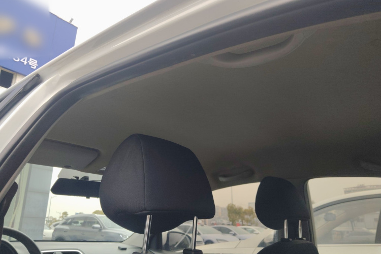 Hyundai Reina 2020 car image #18