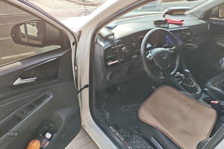 VS5 2019 car image #18