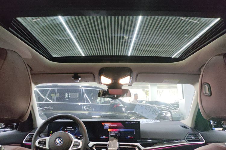 BMW i3 2023 car image #18