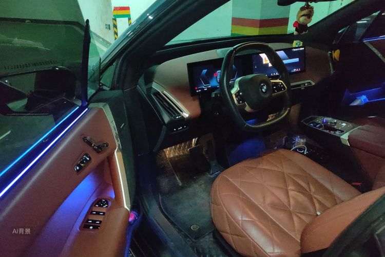 BMW iX 2024 car image #18