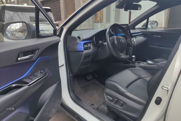 Toyota C-HR 2019 immagine di auto #18