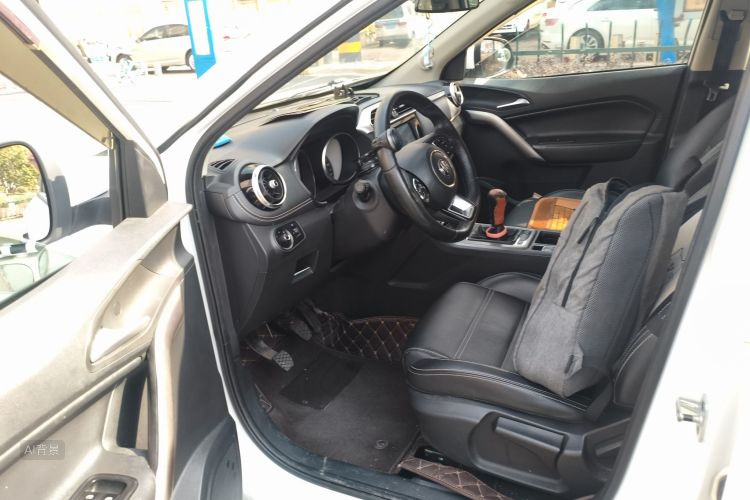 MG GS 2018 car image #18