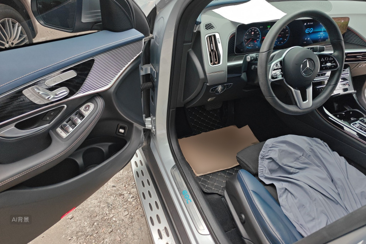 Mercedes-Benz EQC Class 2020 car image #18