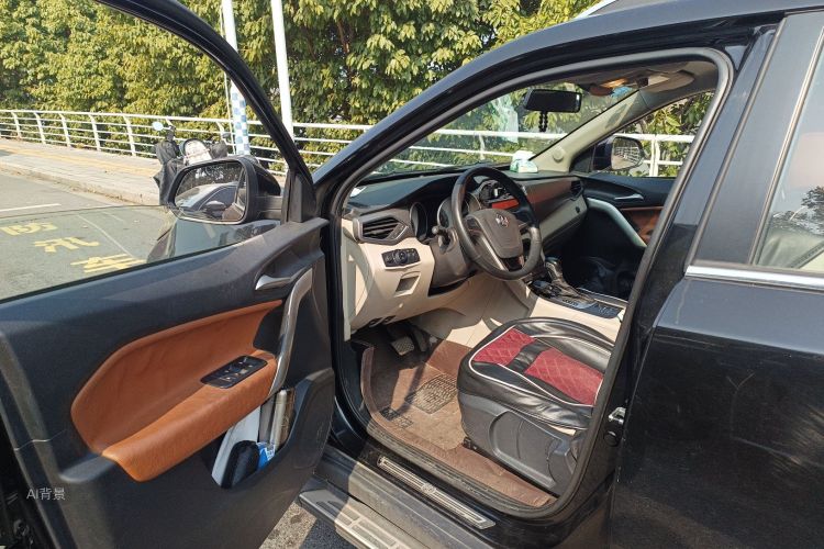 MG GS 2015 car image #18