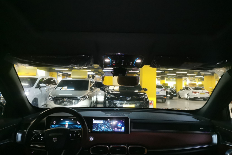 X70 PLUS 2024 car image #18