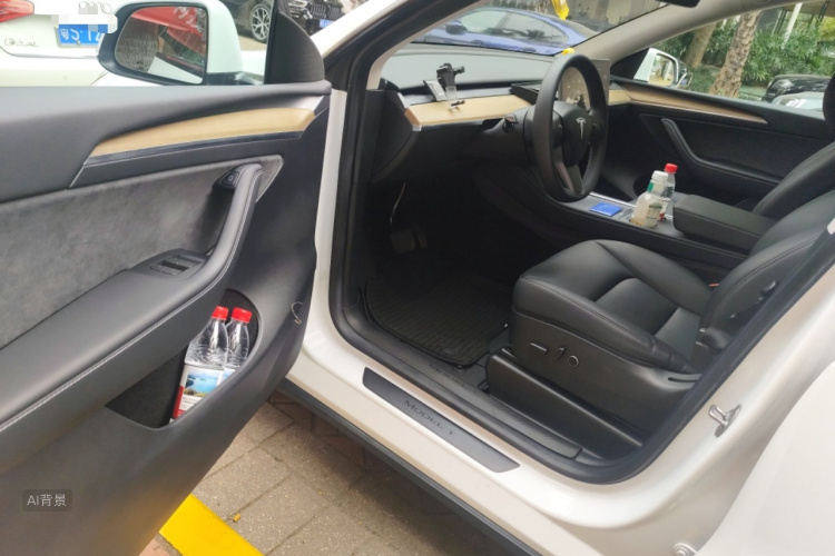 Tesla Model Y 2022 car image #18